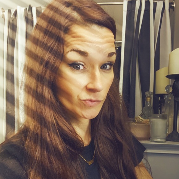 Meet your Posher, Jessica - Picture 2 of 2